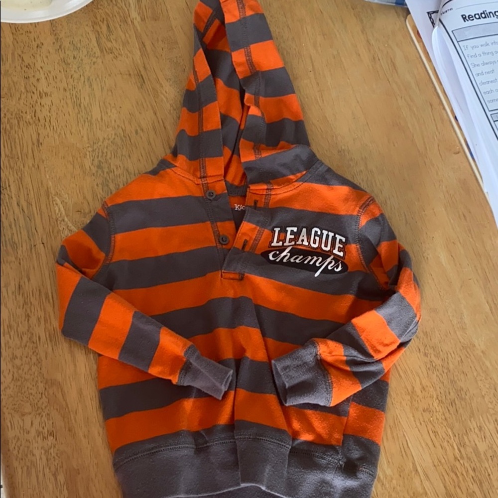 Hooded shirt